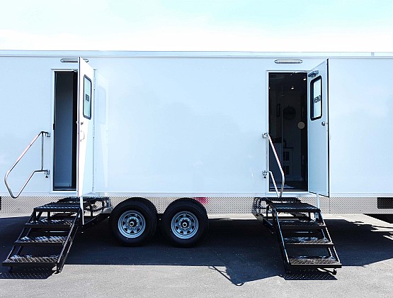 10-Station Pro Series restroom trailer